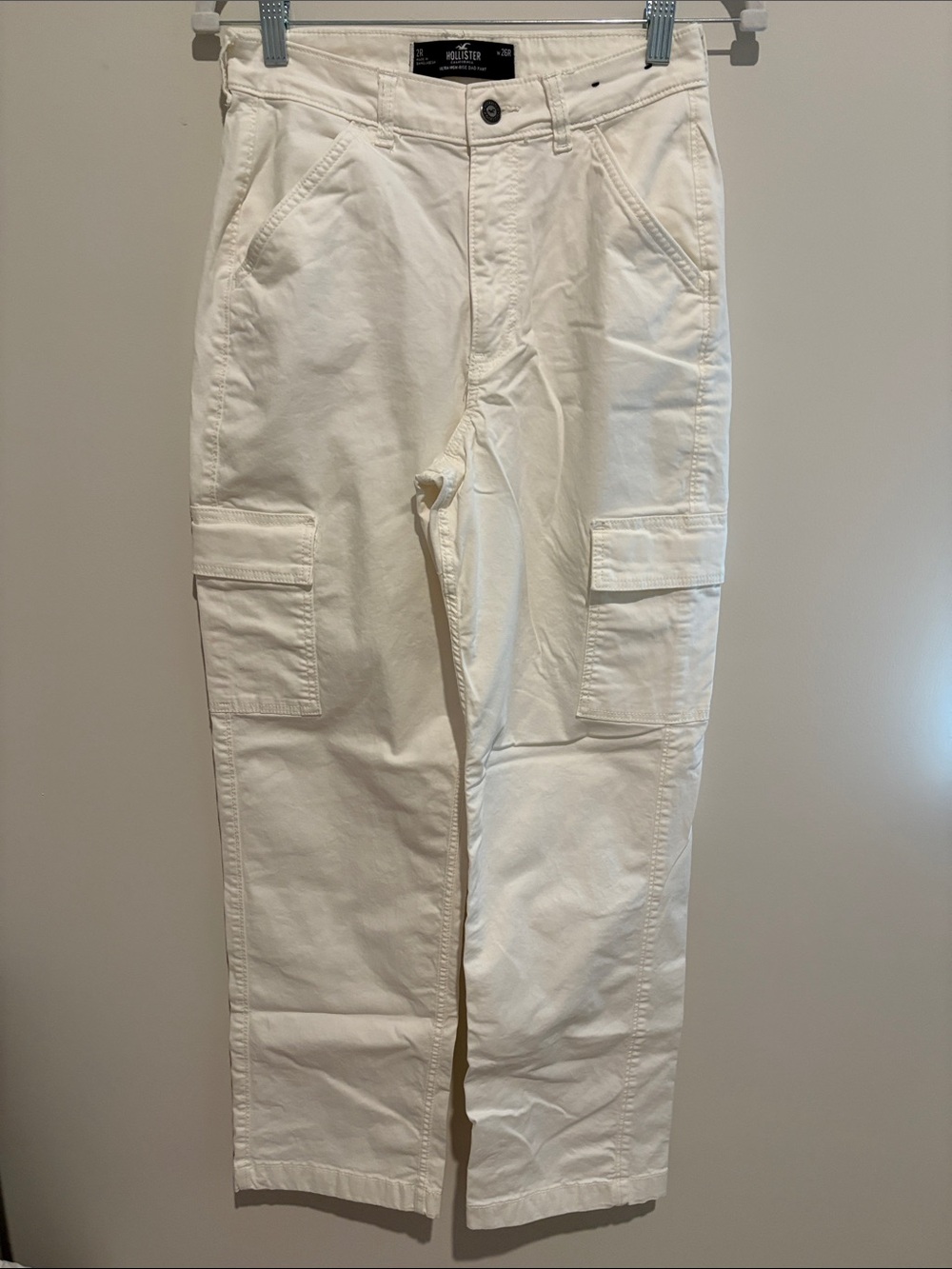 Hollister Cream Wide-Leg Cargo Pants